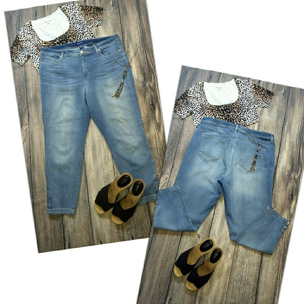 Bandolino Lis Beth Crop Blue Jeans